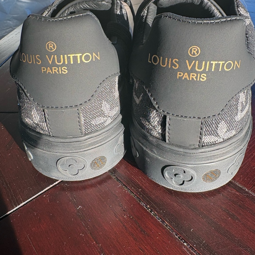 Louis Vuitton Black Monogram Sneakers Copy - Picture 4 of 4